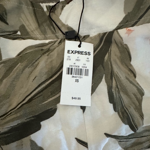 NWT express high waisted shorts - Picture 2 of 5